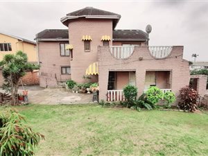 6 Bed House in Wyebank