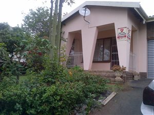 3 Bed House in Lotusville