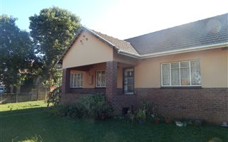 3 Bedroom House in Manor
