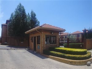 2 Bed Apartment in Honeydew Ridge
