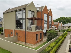 Loft in Darrenwood