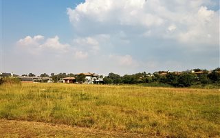 1000 m² Land available in Lombardy Estate