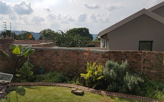 2 Bedroom Duplex in Kensington