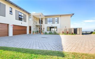6 Bedroom House in Simbithi Estate