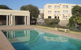 2 Bedroom House in Weltevreden Park