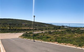 338 m² Land available in St Helena Views
