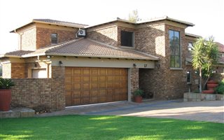 4 Bedroom House in Eldoraigne