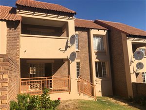 2 Bed Flat in Mooikloof Ridge