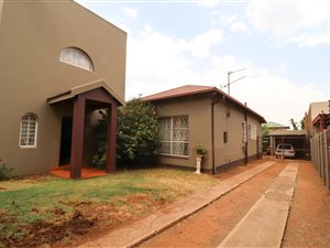 4 Bed House in Malvern East