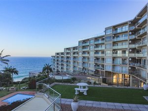 3 Bed Apartment in Sheffield Beach