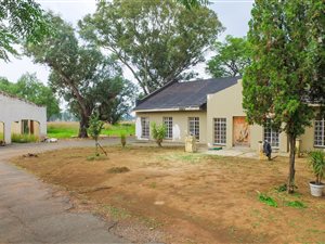 4 Bedroom House in Walkers Fruit Farms