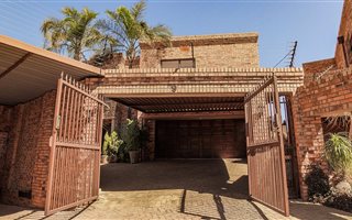 4 Bedroom House in Bassonia