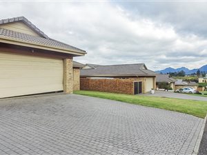 3 Bed House in Urban Village
