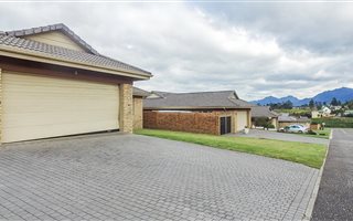 3 Bedroom House in Urban Village