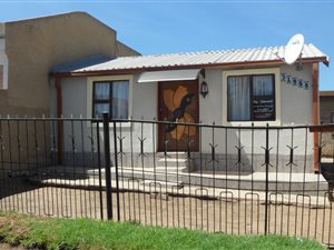 2 Bedroom House in Pimville
