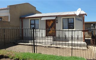 2 Bedroom House in Pimville