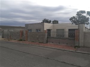 7 Bed House in Sunbird Park