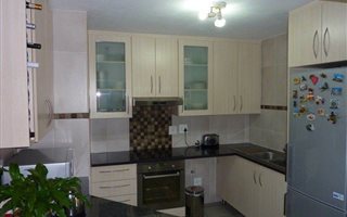 2 Bedroom Apartment in Paulshof