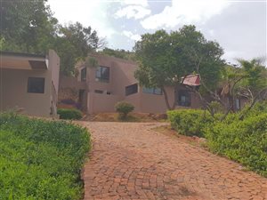 8.6 ha Farm in Broederstroom