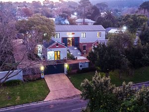 6 Bed House in Constantia Upper