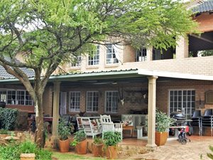 3.6 ha Farm in Derdepoort