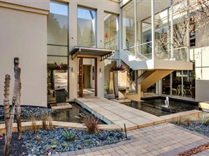 5 Bed House in Bryanston