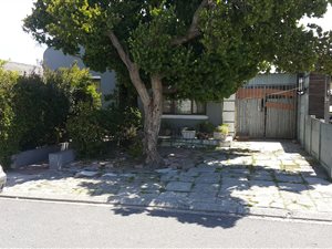 5 Bedroom House in Grassy Park