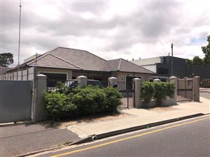 3 Bed House in Parow Central