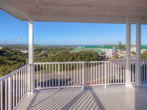 595 m² Land available in Kenton-on-Sea