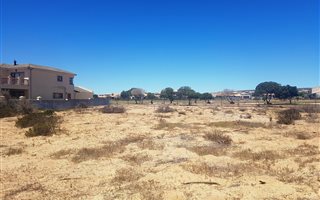 729 m² Land available in Country Club