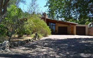 3 Bedroom House in Onder Papegaaiberg