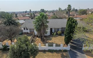 4 Bedroom House in Dalpark