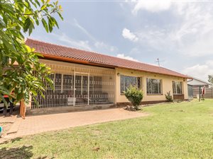 4 Bed House in Mackenzie Park