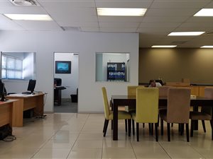 1010 m² Industrial space in Riverhorse Valley
