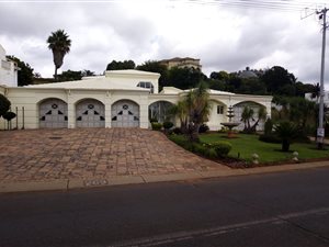 4 Bed House in Laudium