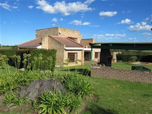 10.2 ha Farm in The Crags