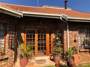 3 Bed Duet in Eldoraigne