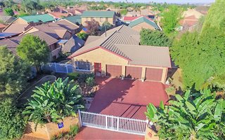 4 Bedroom House in Eldoraigne