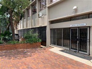 2555 m² Industrial space in Kew