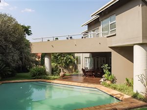 5 Bed House in Van Riebeeck Park