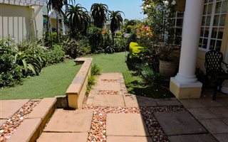 2 Bedroom Simplex in Somerset Park