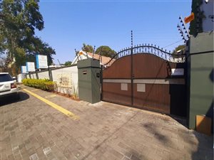 Commercial space in Parktown North