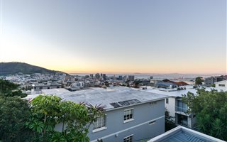 2 Bedroom Apartment in Vredehoek