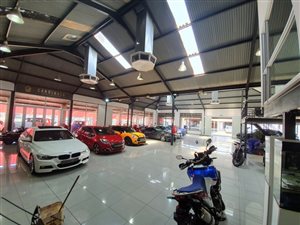 2500 m² Retail Space in Hughes