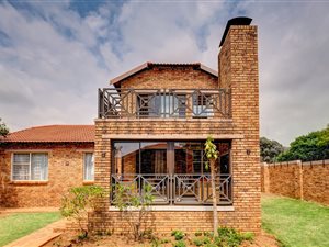 4 Bed Duplex in Ruimsig