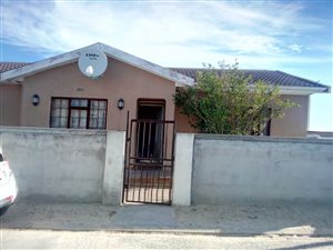 3 Bed House in Malibu Village