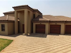5 Bed House in Cultura Park