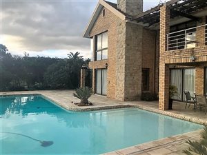 4 Bed House in High Riding Country Estate