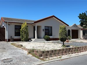 2 Bed House in St Dumas