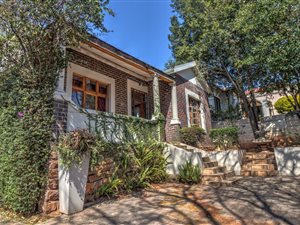3 Bed House in Kensington